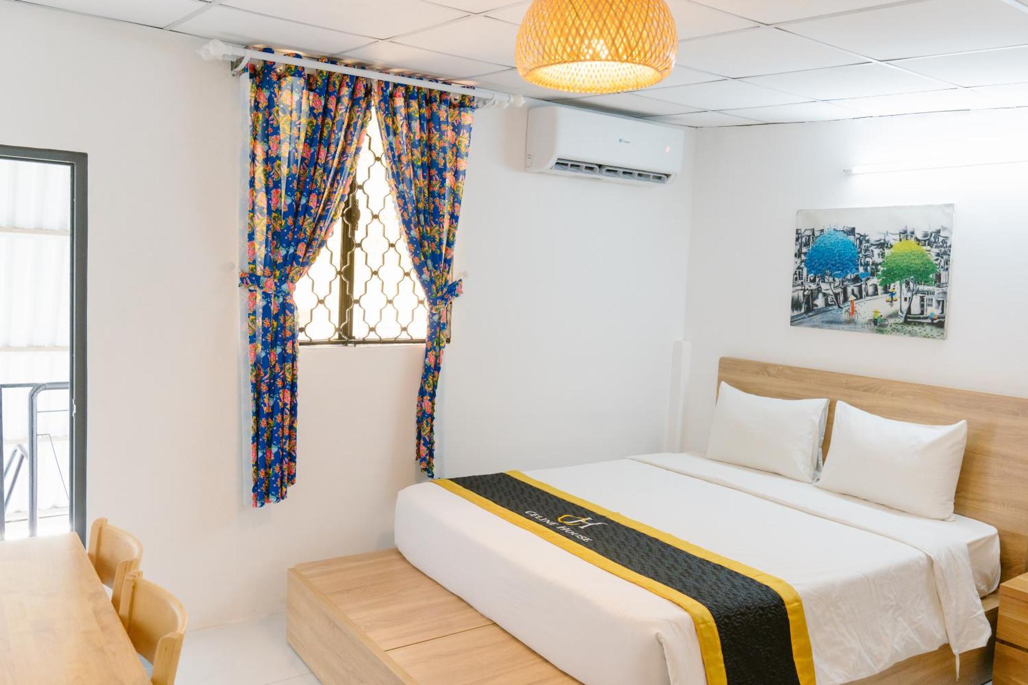 Celine House Homestay *